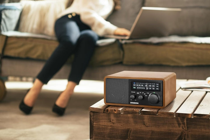 Radio de birou retro Sangean WR-11 cu tuner Ukw/Mw - mufă pentru căști - carcasă din lemn maro