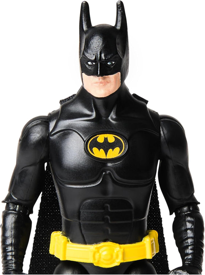 Set Ultimate Batman cu 3 figurine Batman (10 cm) din filmele Batman Returns, The Dark Knight și Batman V. Superman. De la 3 ani
