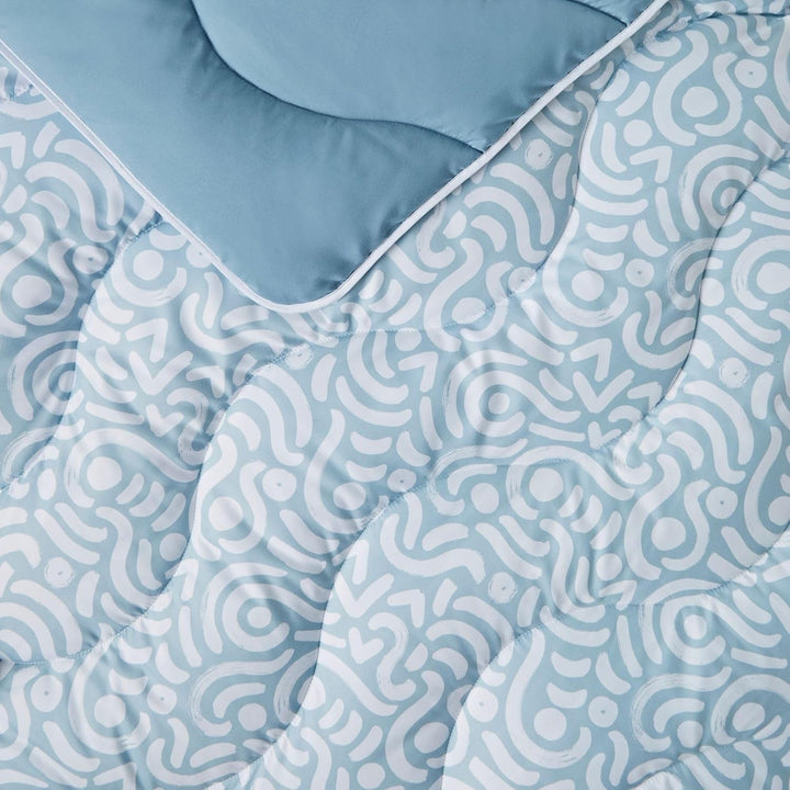 Night Lark Coverless Duvet Super King 6 Tog Spring Summer - Abstract Waves. Cuvertură super moale, confortabilă și ușoară. Se spală la mașină și se usucă rapid, toate într-un set de fețe de pernă reversibile