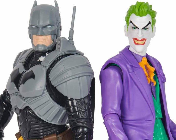 DC Batman Adventures Batman Vs the Joker Action Figure Set, 30 cm - 2 figuri complet mobile cu 12 elemente de echipament pentru jocuri de rol captivante, jucărie pentru copii cu vârsta de peste 4 ani