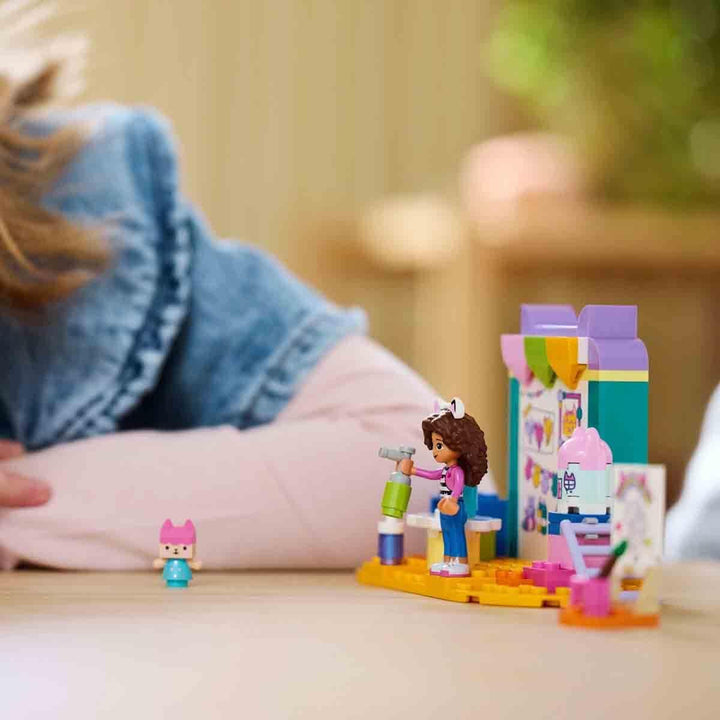 LEGO 4+ Gabby's Dollhouse Craft Fun With Baby Box, set de joacă pentru jocuri de rol, set creativ de artă și artizanat pentru fete și băieți de la 4 ani, model de jucărie House 10795