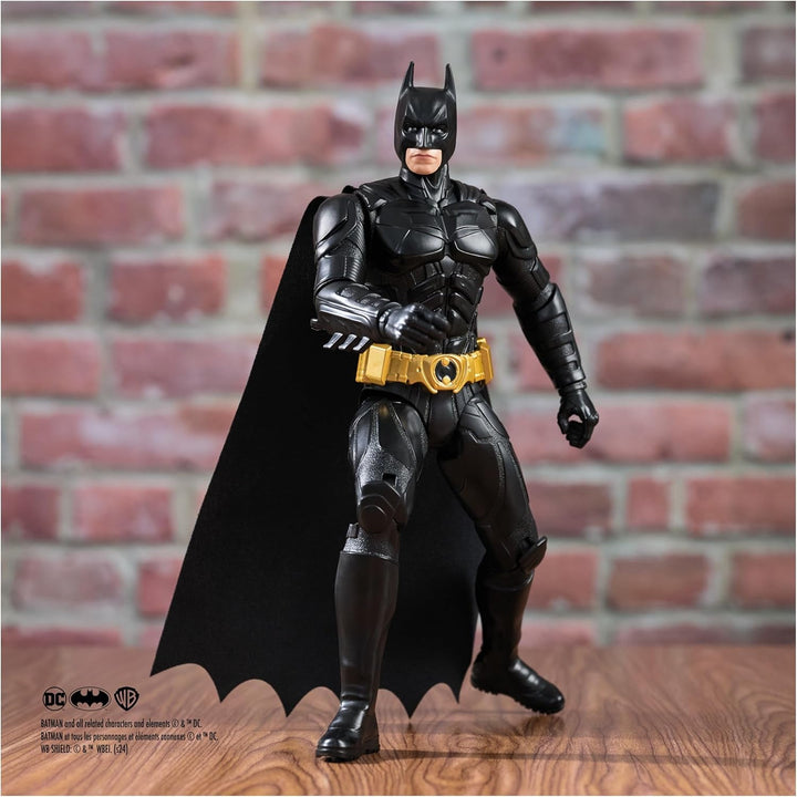 The Dark Knight - Batman Action Figure Cunoscut din legendara trilogie The Dark Night în 30cm. De la 3 ani