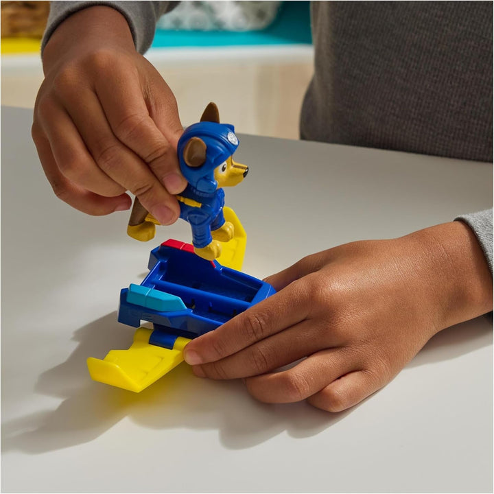 PAW PATROL, Chase Action Pup, figurină de joacă cu mini avion de salvare cu aripi pliabile, jucărie pentru copii începând cu vârsta de 3 ani