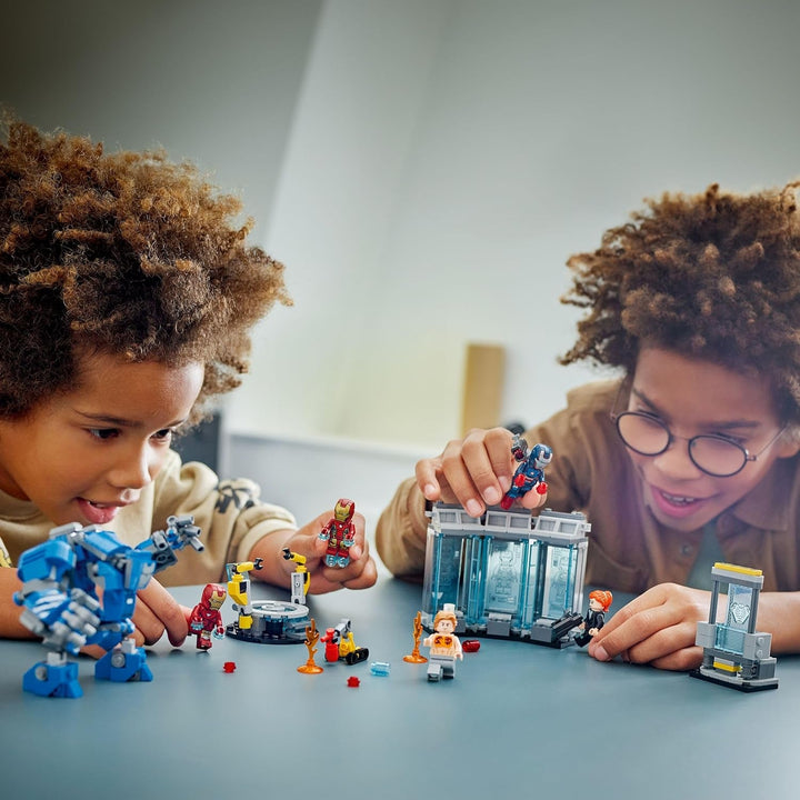 LEGO Marvel Laboratorul lui Iron Man: Sala armurii - jucărie de supererou cu o figură Mech, 5 minifigurine, inclusiv Aldrich Killian - cadou Avengers pentru băieți și fete cu vârsta de 8+ 76315
