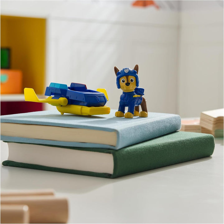 PAW PATROL, Chase Action Pup, figurină de joacă cu mini avion de salvare cu aripi pliabile, jucărie pentru copii începând cu vârsta de 3 ani