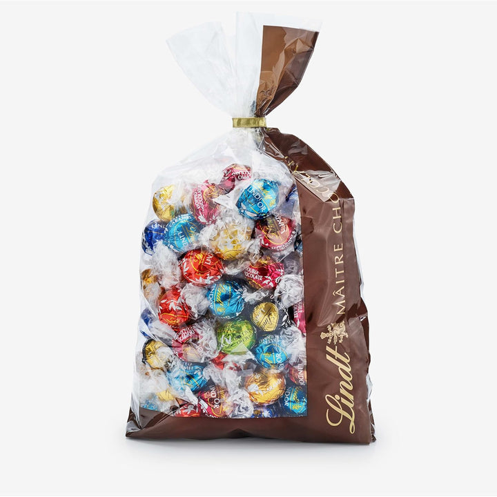 Lindt Schokolade LINDOR Mischung | 1371 G | Ca. 109 Kugeln: Milch, 70 %, Milk&White, Stracciatella, Weiß, Nuss, Matcha, Feinherb, Salted Caramel, Pistazie | Schokoladengeschenk