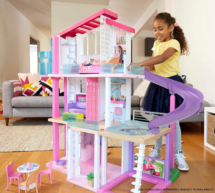 Barbie Dollhouse, Dream Villa Doll, complet mobilată, 3 etaje, 8 camere inclusiv piscină, tobogan și lift, 70 de accesorii, jucării de la 3 ani, GNH53