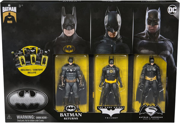 Set Ultimate Batman cu 3 figurine Batman (10 cm) din filmele Batman Returns, The Dark Knight și Batman V. Superman. De la 3 ani