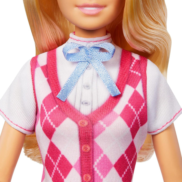 Păpușă Barbie Malibu "și accesorii de la Barbie Mysteries: Misterioasa aventură a calului", inclusiv păpușă de modă, costum de călărie detașabil și cască, HXJ38